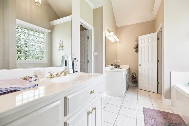 15172 Bluffwood Cir, Prairieville, LA 70769