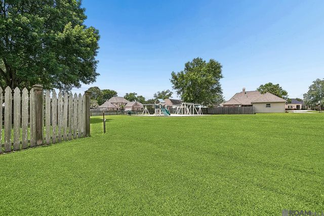 15172 Bluffwood Cir, Prairieville, LA 70769