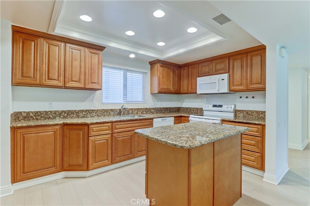 Image 11 of property listing at 5519 Paseo Del Lago 1G, Laguna Woods, CA 92637