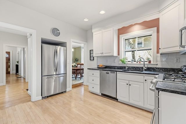 12 Hancock St, Winchester, MA 01890