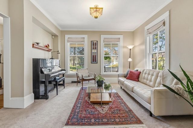 12 Hancock St, Winchester, MA 01890