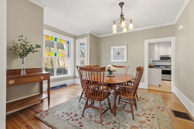 12 Hancock St, Winchester, MA 01890