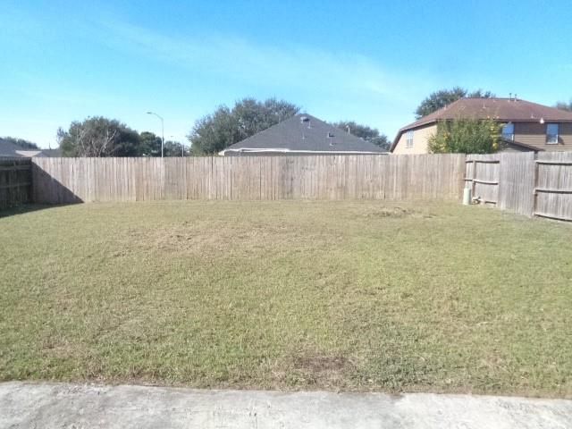 9507 Maple Green Lane, Houston, TX 77044