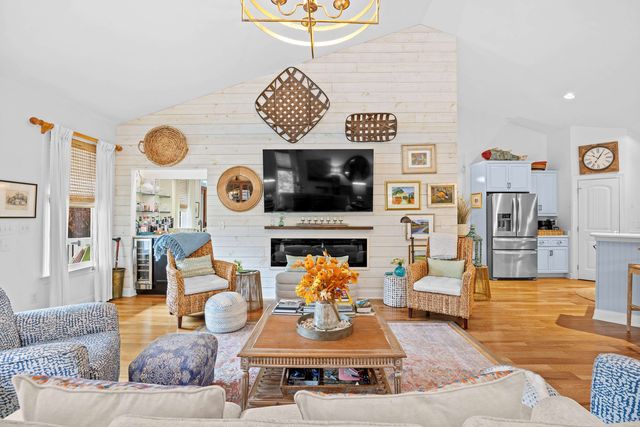 48 Cottage Dr., Murrells Inlet, SC 29576