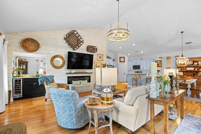 48 Cottage Dr., Murrells Inlet, SC 29576