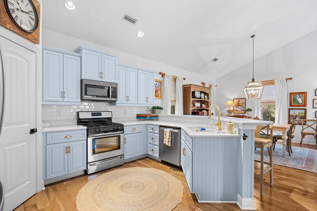 48 Cottage Dr., Murrells Inlet, SC 29576