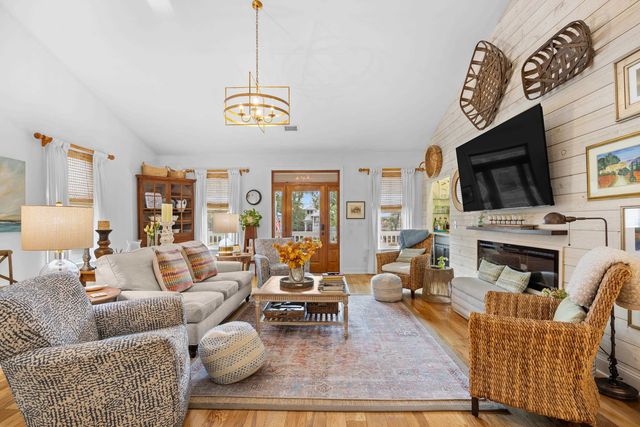 48 Cottage Dr., Murrells Inlet, SC 29576