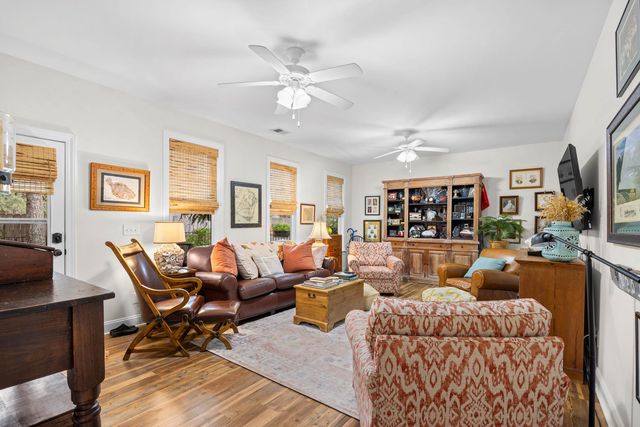 48 Cottage Dr., Murrells Inlet, SC 29576