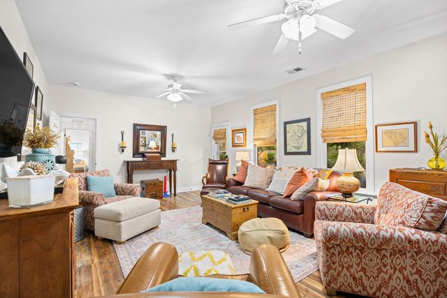 48 Cottage Dr., Murrells Inlet, SC 29576