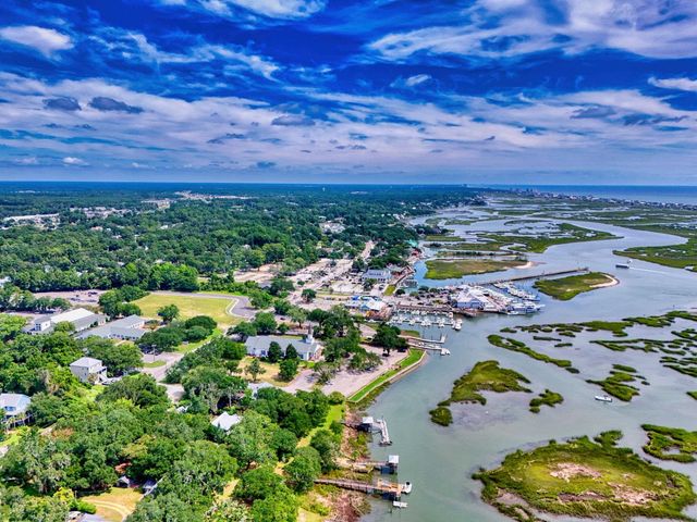 48 Cottage Dr., Murrells Inlet, SC 29576
