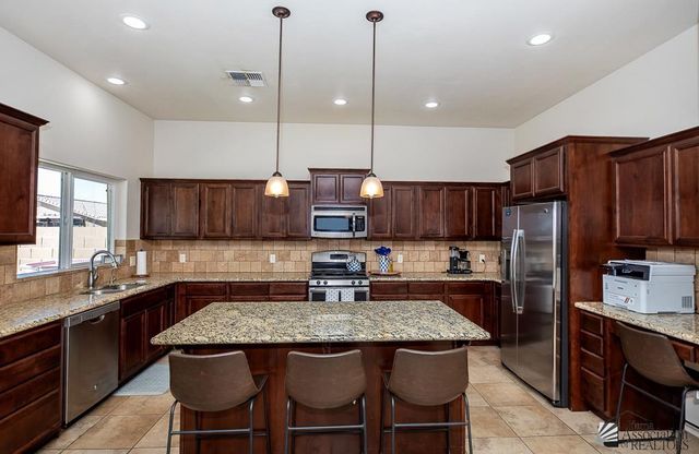 7955 E 38 St, Yuma, AZ 85365