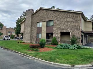 3 Stoney Creek Drive A, Palos Hills, IL 60465