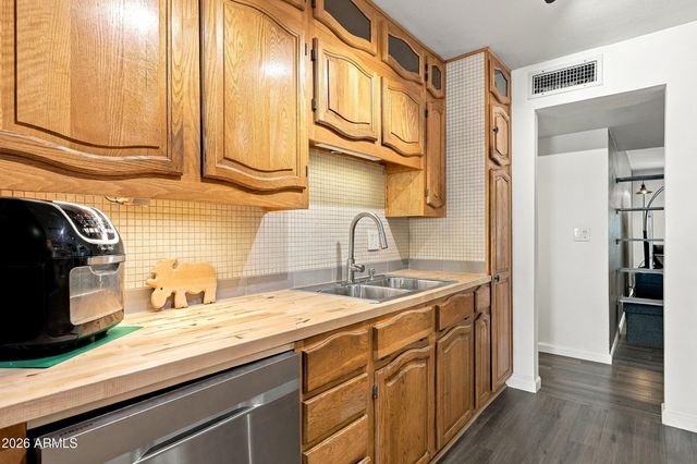 3638 W KRALL Street, Phoenix, AZ 85019