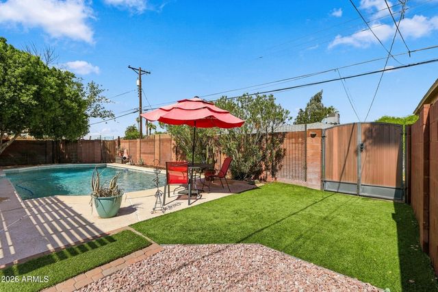 3638 W KRALL Street, Phoenix, AZ 85019