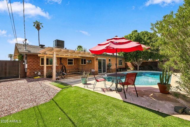 3638 W KRALL Street, Phoenix, AZ 85019