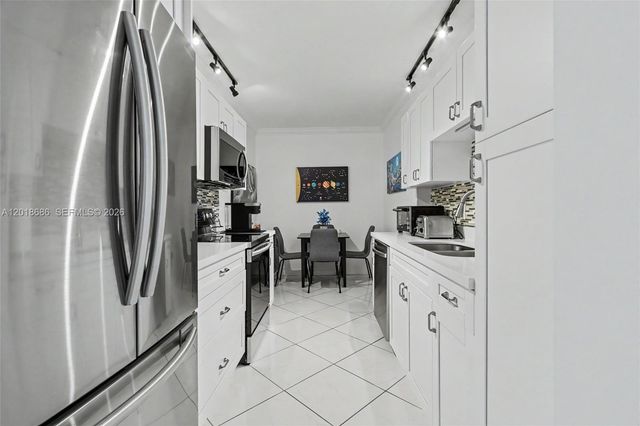 3850 Washington St 1115, Hollywood, FL 33021