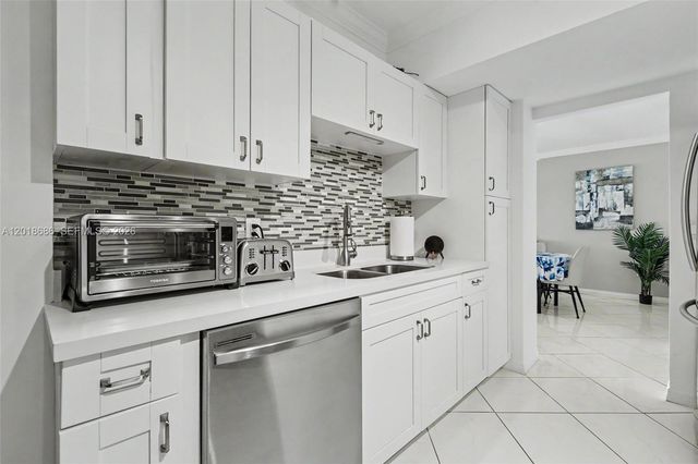 3850 Washington St 1115, Hollywood, FL 33021