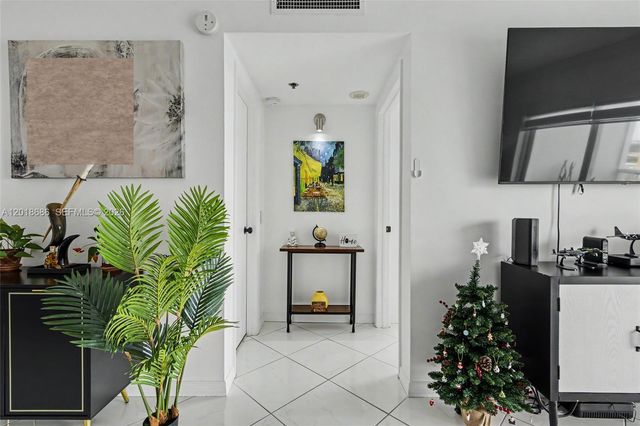3850 Washington St 1115, Hollywood, FL 33021