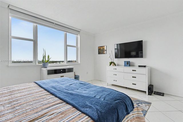 3850 Washington St 1115, Hollywood, FL 33021