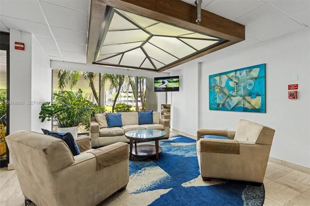 3850 Washington St 1115, Hollywood, FL 33021