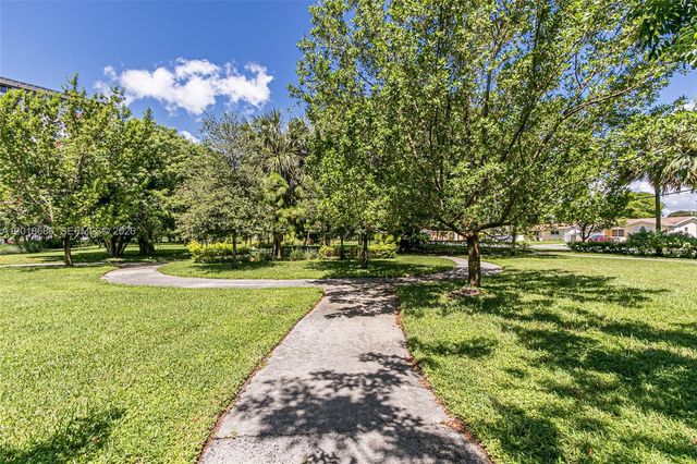 3850 Washington St 1115, Hollywood, FL 33021