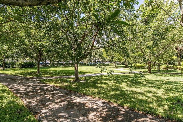 3850 Washington St 1115, Hollywood, FL 33021