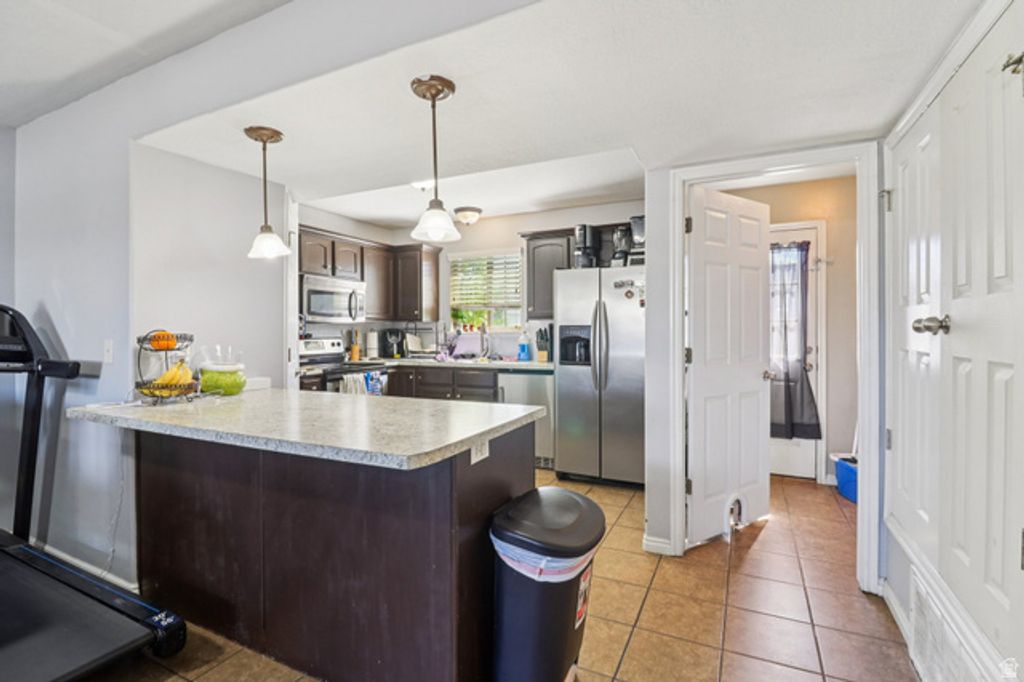 Image 8 of property listing at 1077 S 1850 W, Springville, UT 84663