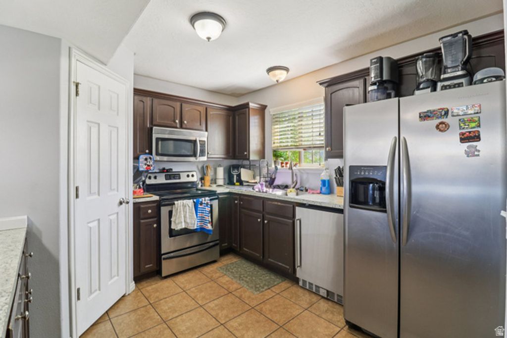 Image 9 of property listing at 1077 S 1850 W, Springville, UT 84663
