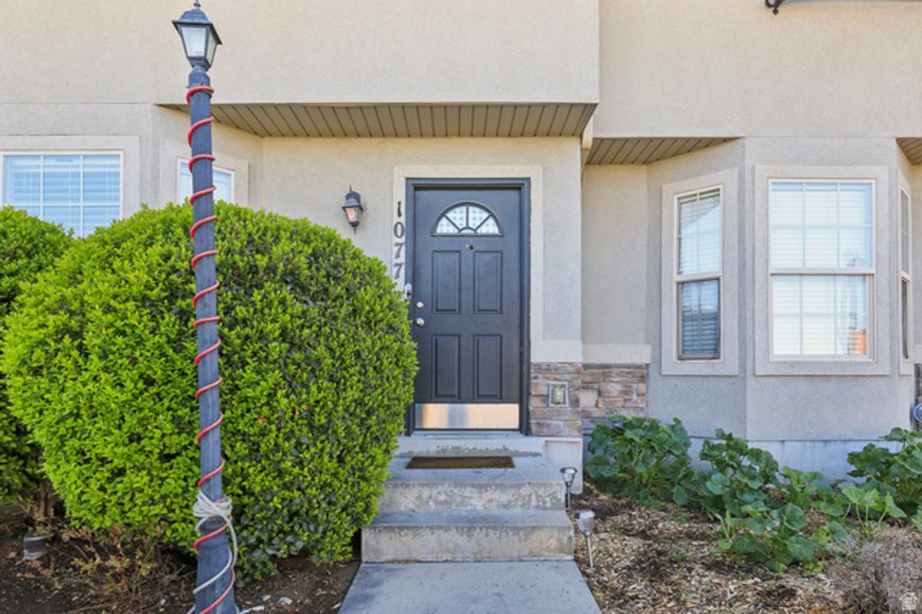 Image 3 of property listing at 1077 S 1850 W, Springville, UT 84663
