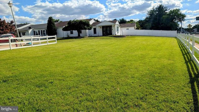 2948 HANITA CT, Bensalem, PA 19020