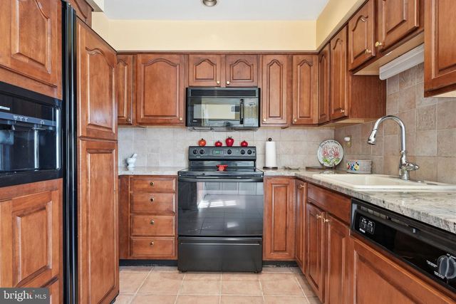 2948 HANITA CT, Bensalem, PA 19020