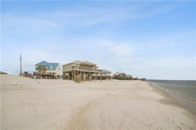 104 Surf Court, Dauphin Island, AL 36528