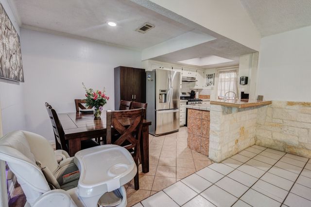 509 E Phillips Court, Grand Prairie, TX 75051