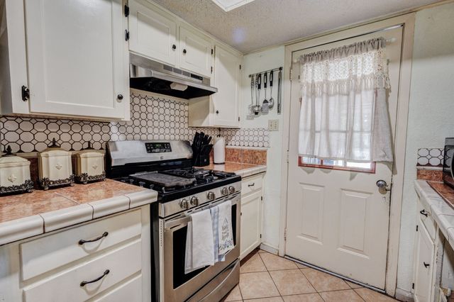 509 E Phillips Court, Grand Prairie, TX 75051