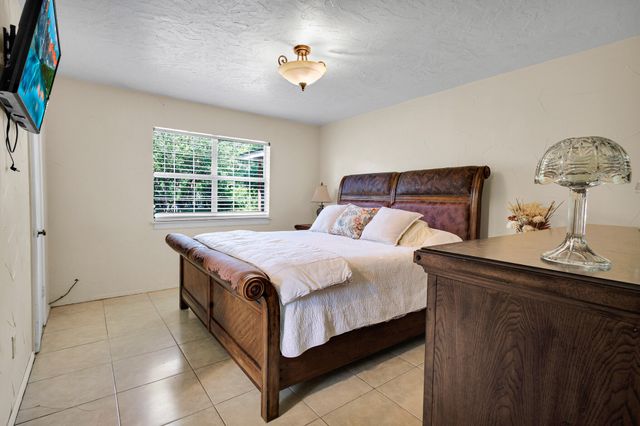 509 E Phillips Court, Grand Prairie, TX 75051