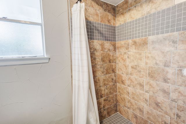 509 E Phillips Court, Grand Prairie, TX 75051