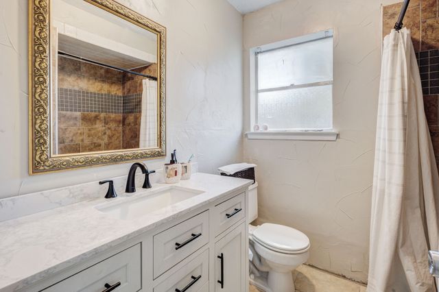509 E Phillips Court, Grand Prairie, TX 75051