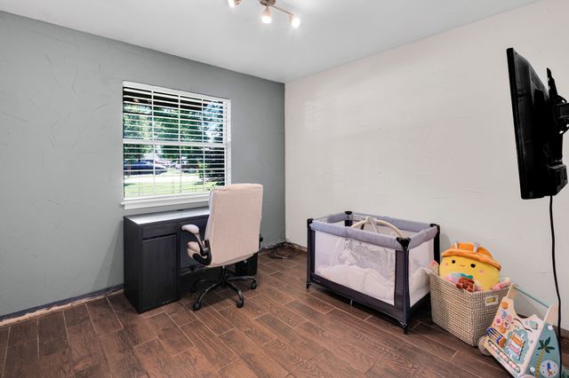 509 E Phillips Court, Grand Prairie, TX 75051