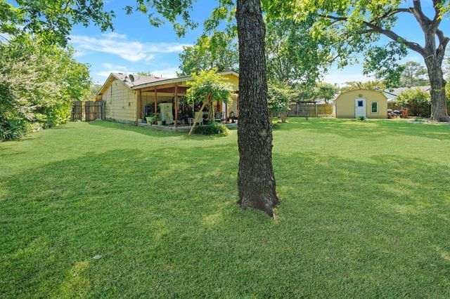 509 E Phillips Court, Grand Prairie, TX 75051
