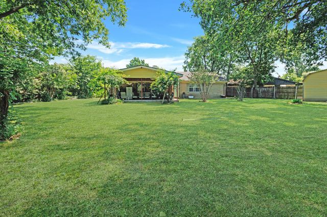 509 E Phillips Court, Grand Prairie, TX 75051