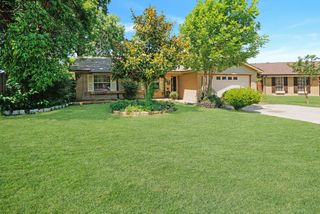 509 E Phillips Court, Grand Prairie, TX 75051