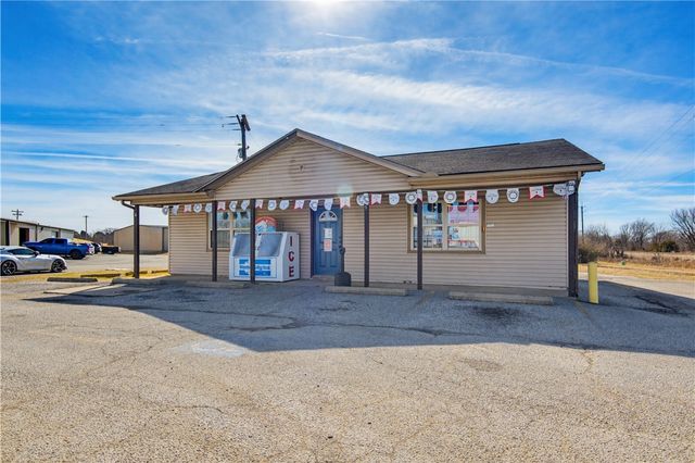 809 Lester Lane, Rogers, AR 72756