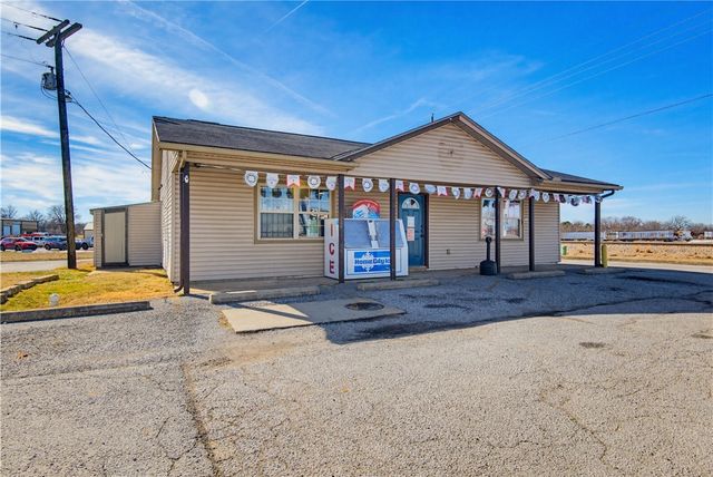 809 Lester Lane, Rogers, AR 72756