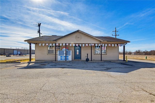 809 Lester Lane, Rogers, AR 72756