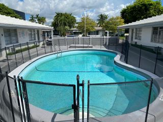 724 NE 6th St 7, Hallandale Beach, FL 33009
