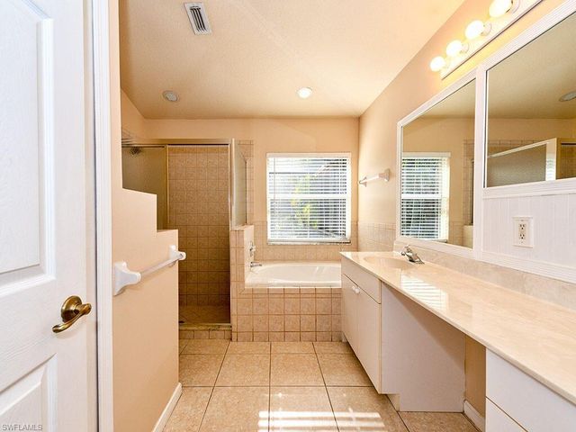 7117 Timberland CIR, Naples, FL 34109