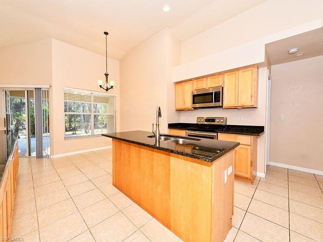 7117 Timberland CIR, Naples, FL 34109
