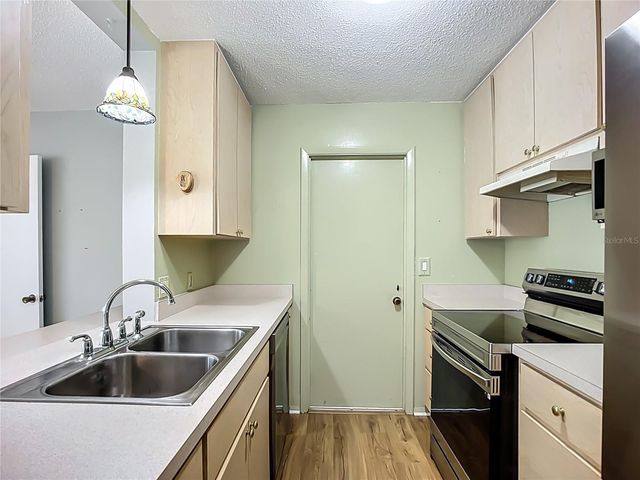 595 W SEMINOLE DRIVE, Venice, FL 34293