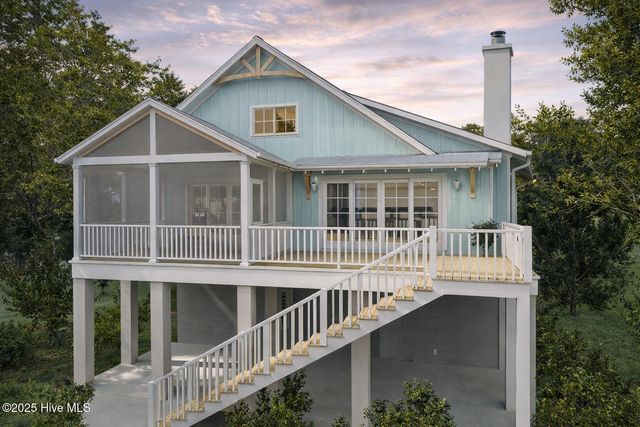 138 NE 6th Street, Oak Island, NC 28465