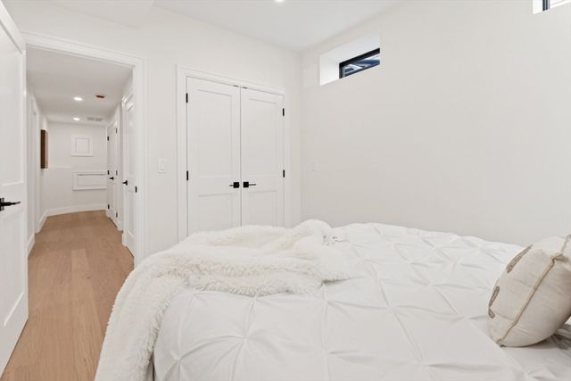 10 Bartlett St 1, Somerville, MA 02145